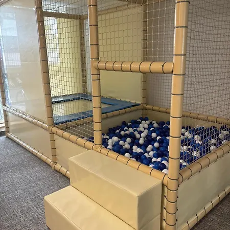 W Podczelu 4 Osoby 10 Minut Basen Sauna