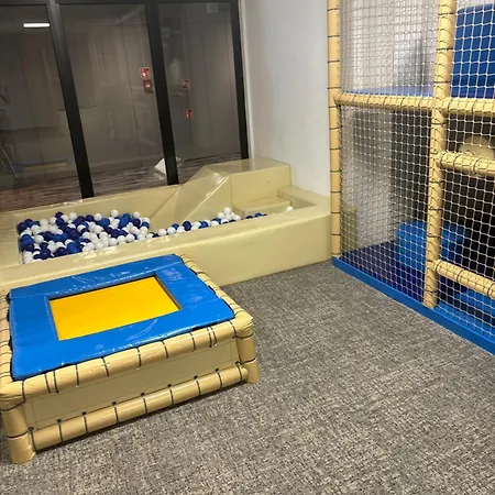 W Podczelu 4 Osoby 10 Minut Plaza Basen Sauna Apartment *